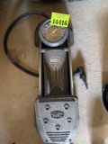 Tire pump
