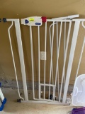 Top paw pet gate