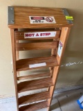 5 ft wooden ladder