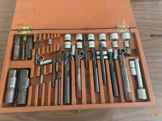 Screw and pipe extractor set