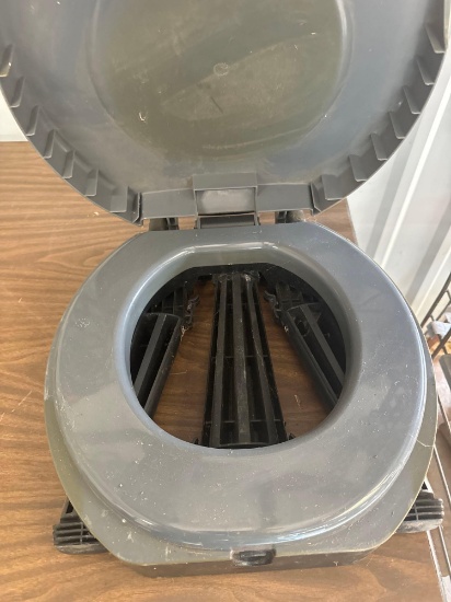 Portable camping toilet
