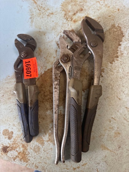 pliers
