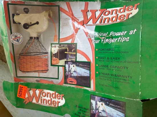 Wonder winder electrical cord reel