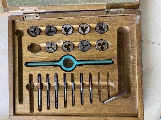 Tap and die set