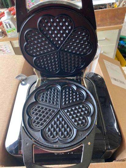 Waffle maker, pans, Instant vortex plus and more