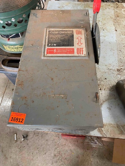 Heavy duty safety switch electrical box