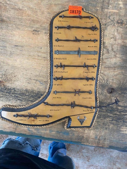 Boot with different barb wire
