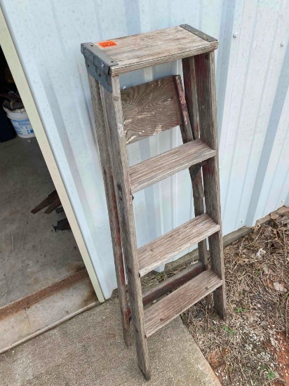 Wooden step ladder