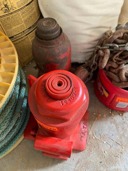 2 bottle jacks