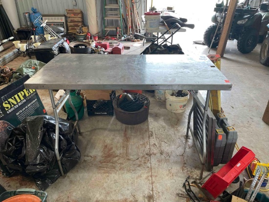 Metal table
