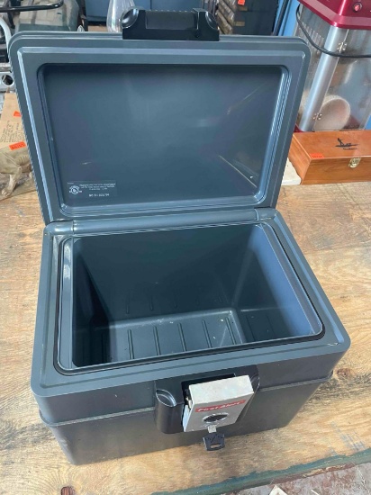 Small locking safe with key
