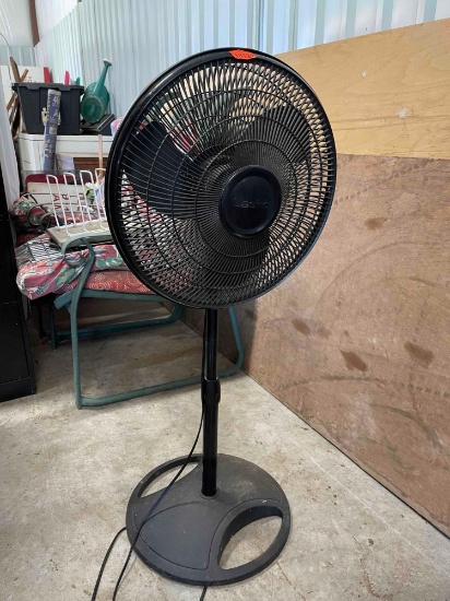 Standing fan
