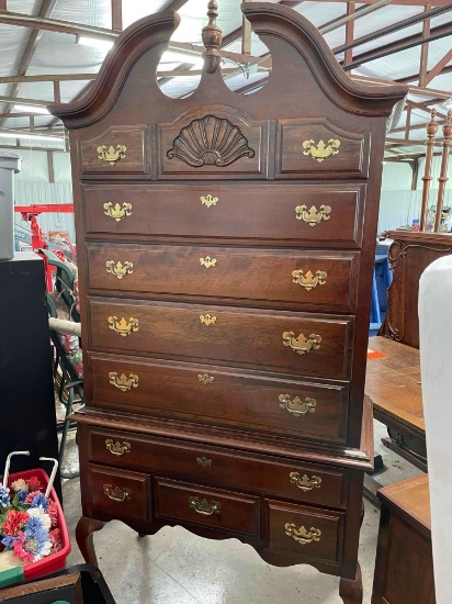 Large dresser measurements in photos