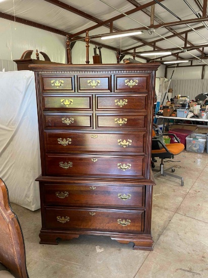 Upright dresser