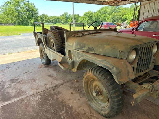 Vintage Military Jeep *BUYER IS RESPONSIBLE FOR LOADING*