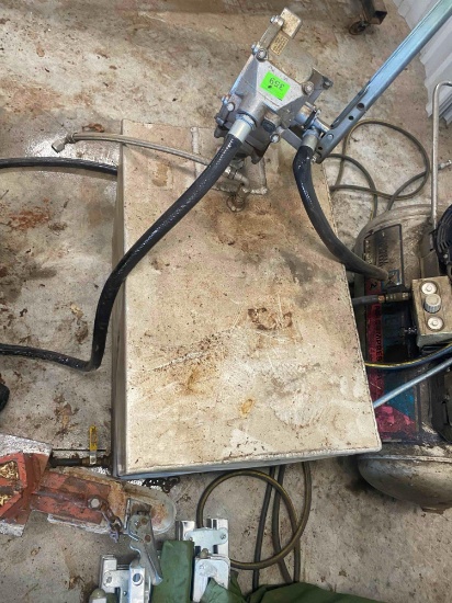 Gas tank with Hydraulic pump system Condition unknown *BUYER IS RESPONSIBLE FOR LOADING*