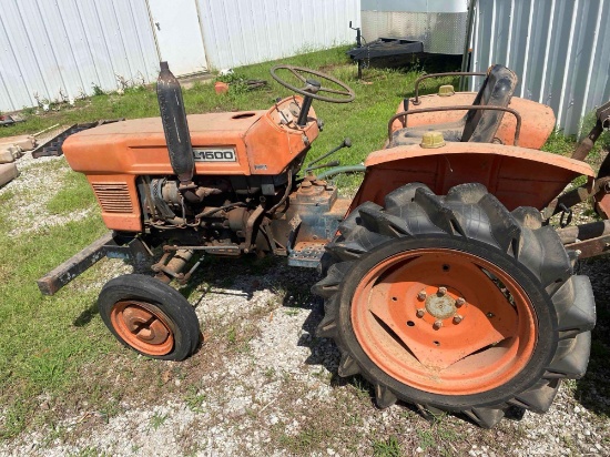 Kubota L1500 and brush hog Condition unknown *BUYER IS RESPONSIBLE FOR LOADING*