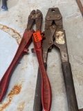 2 bolt cutters