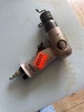 Central pneumatic air hammer
