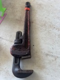 Pipe wrench