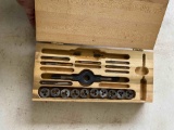 Tap and die set
