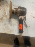 Central pneumatic polisher