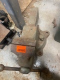 Bench vise