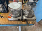 Commercial coffee pot warmer with glass pots