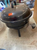 Propane cooking stand with lid