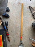 2 mop handles