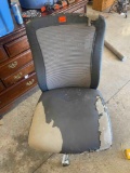Roll around chair