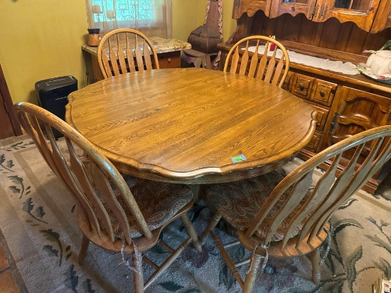 Dining room table with four chairs, 4 inches in diameter Bring Help to move
