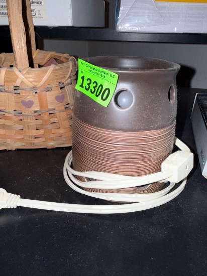 plug in lamp and little basket
