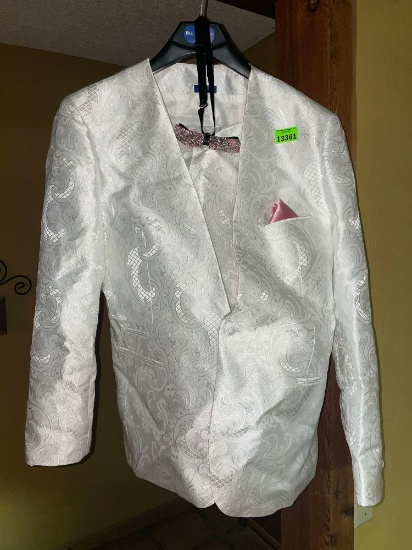 White Blu Martini tux set with sparkly bow tie and shoes, see photos for sizes