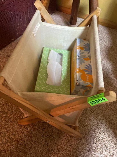Small storage rack for magazine or books with pockets