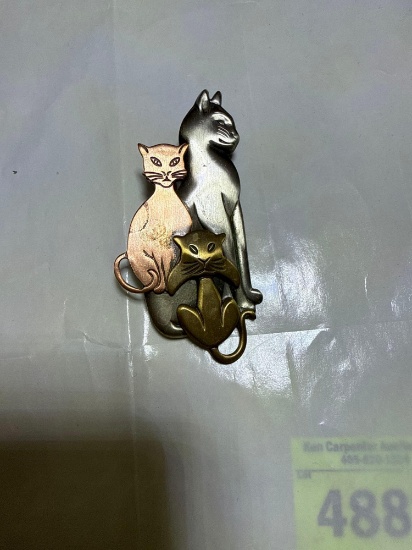 Cat pin