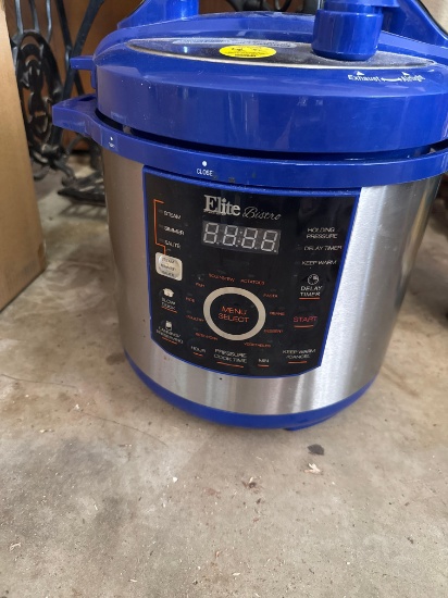 Pressure cooker