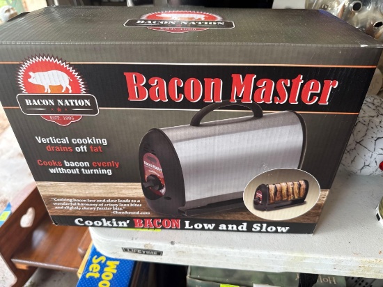 Bacon Master in box