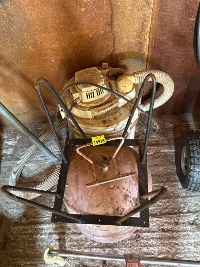 vacuum and helium tank