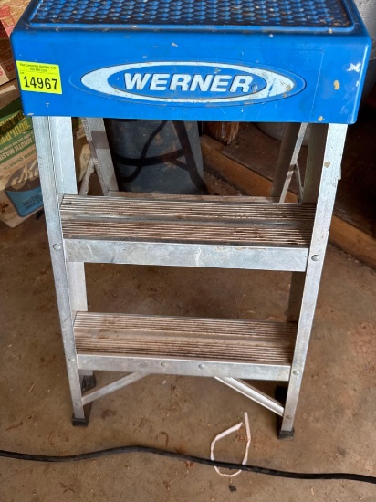 Aluminum ladder footstool