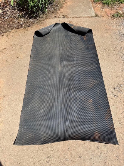 Rubber mat, 3 x 6 feet