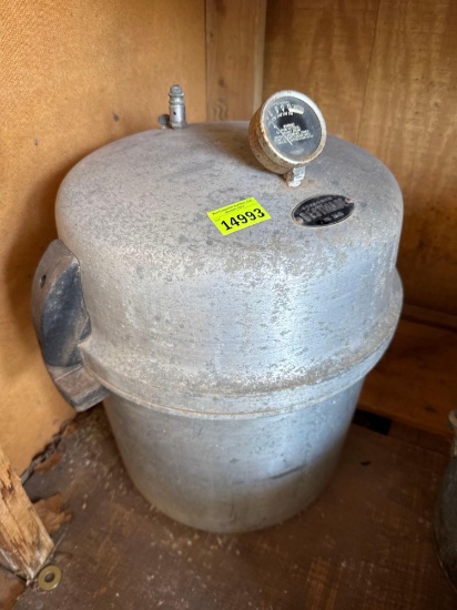 Pressure cooker
