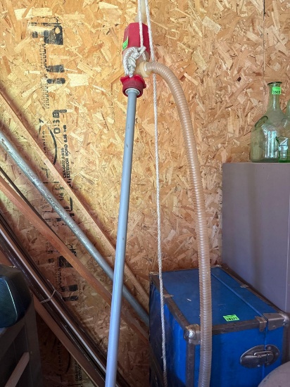Hand pump