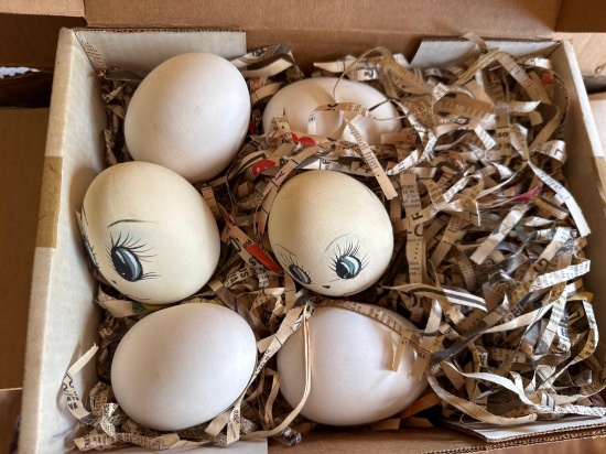 Decorative eggs