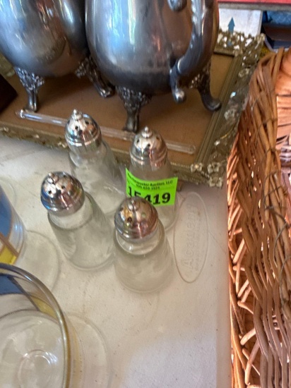 salt and pepper shaker