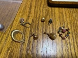 Single earrings, pendants no chains, button