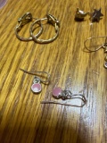 4 pairs of earring
