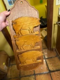 baking pans and pig decor holder
