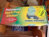 Pneumatic Spark plug cleaner in box, handkerchiefs napkin holder