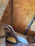 Room and dustpan